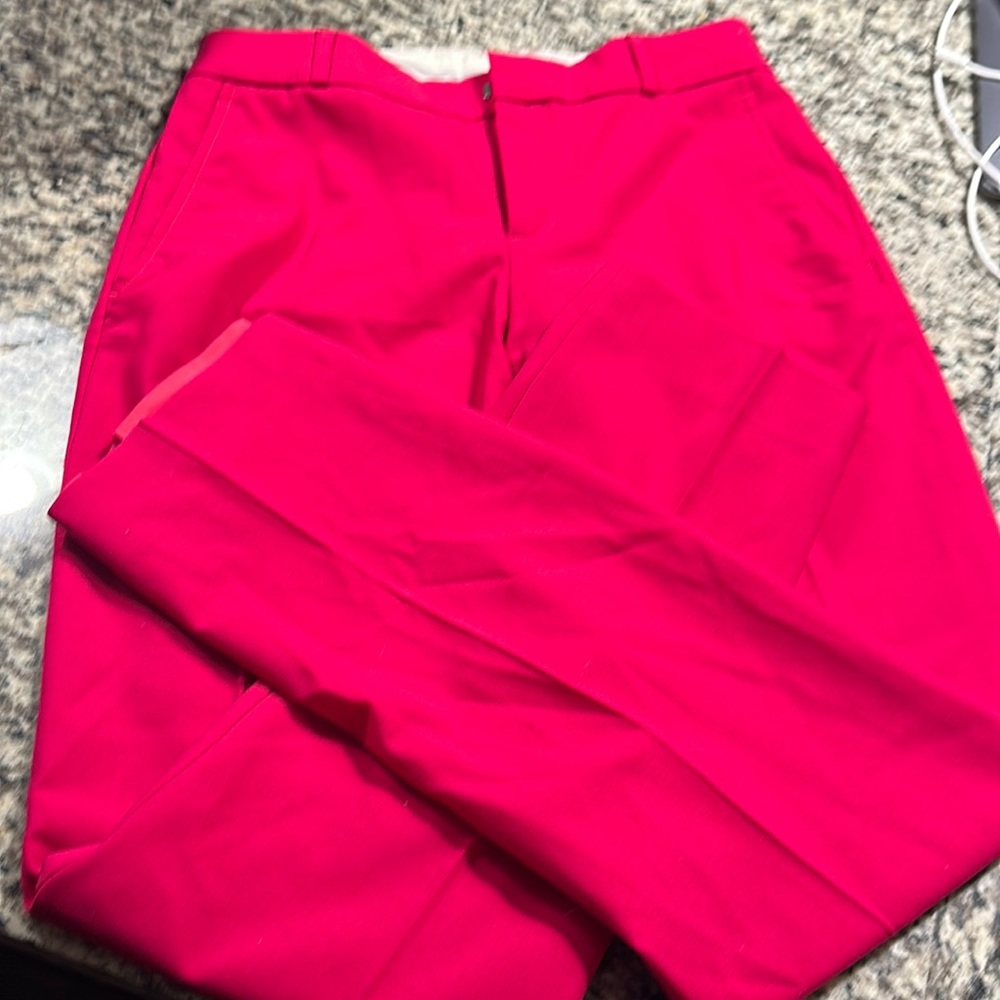 💖 Make a Bold Statement with Banana Republic Ryan Hot Pink Slacks! 💖